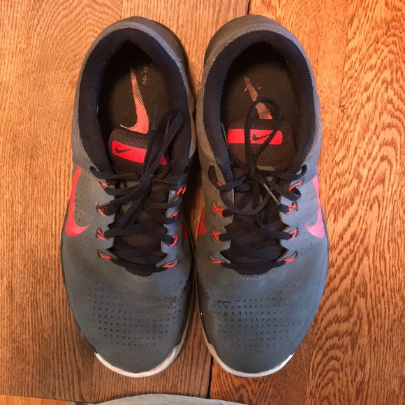 Nike men’s Lunarlon golf shoes. - Picture 1 of 3